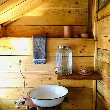 Romantic Cabane Lisboa カントリーハウス São João dos Montes